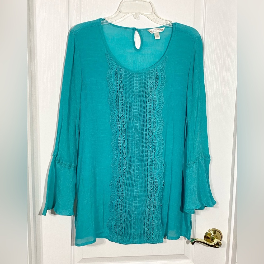 Krazy Kat Bell Sleeve Lace Front Flowy Blouse Aqua XL